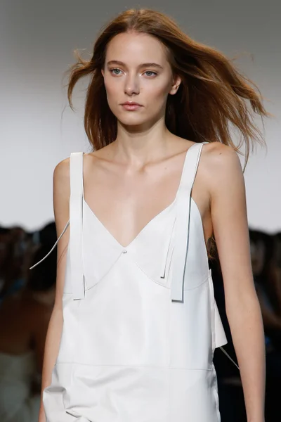 Look 11